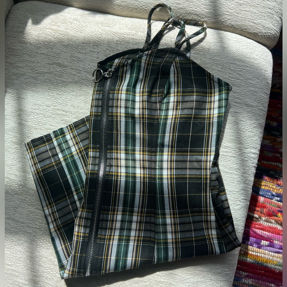 Plaid mini dress 🖤 💚